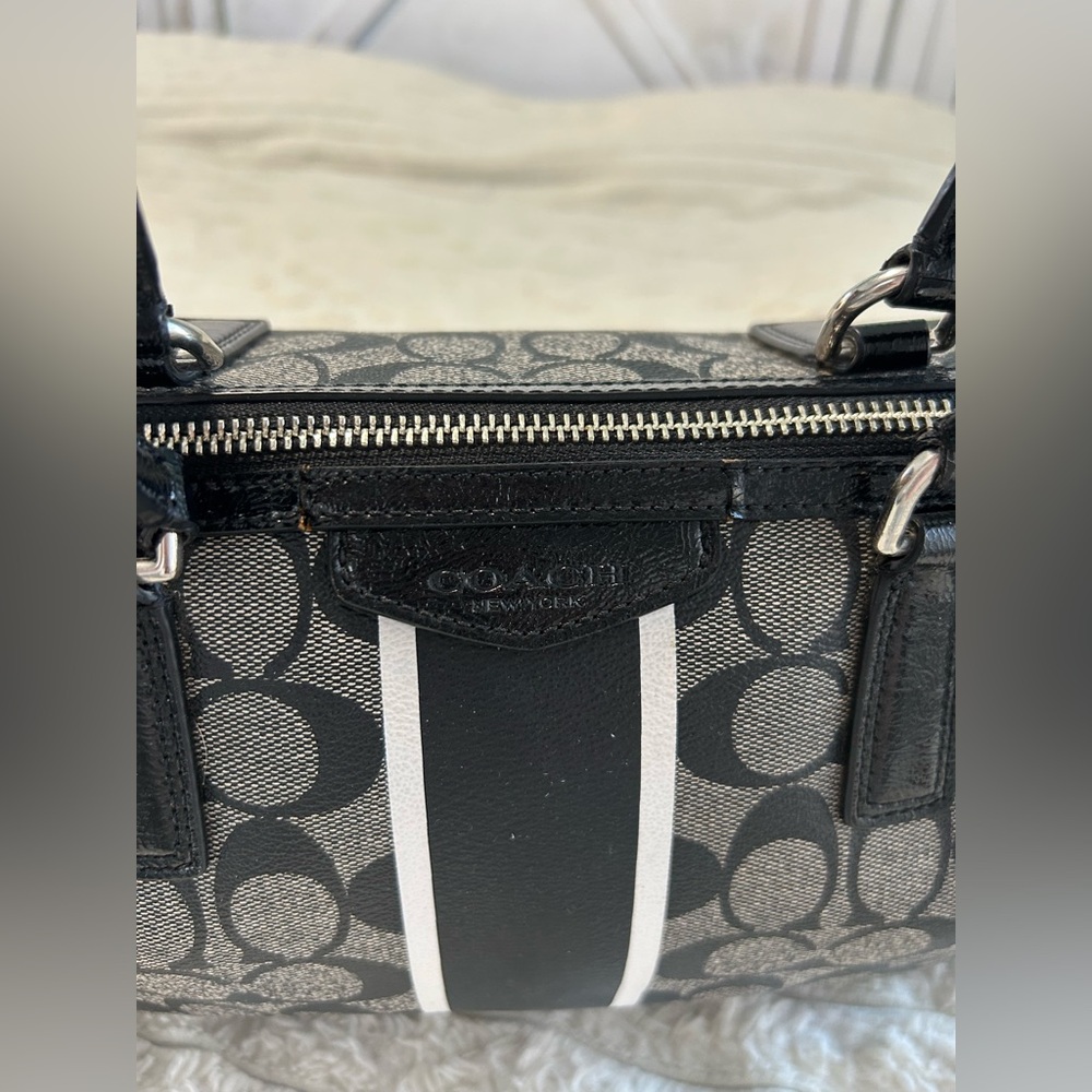 Coach Bag - Picture 3 of 13